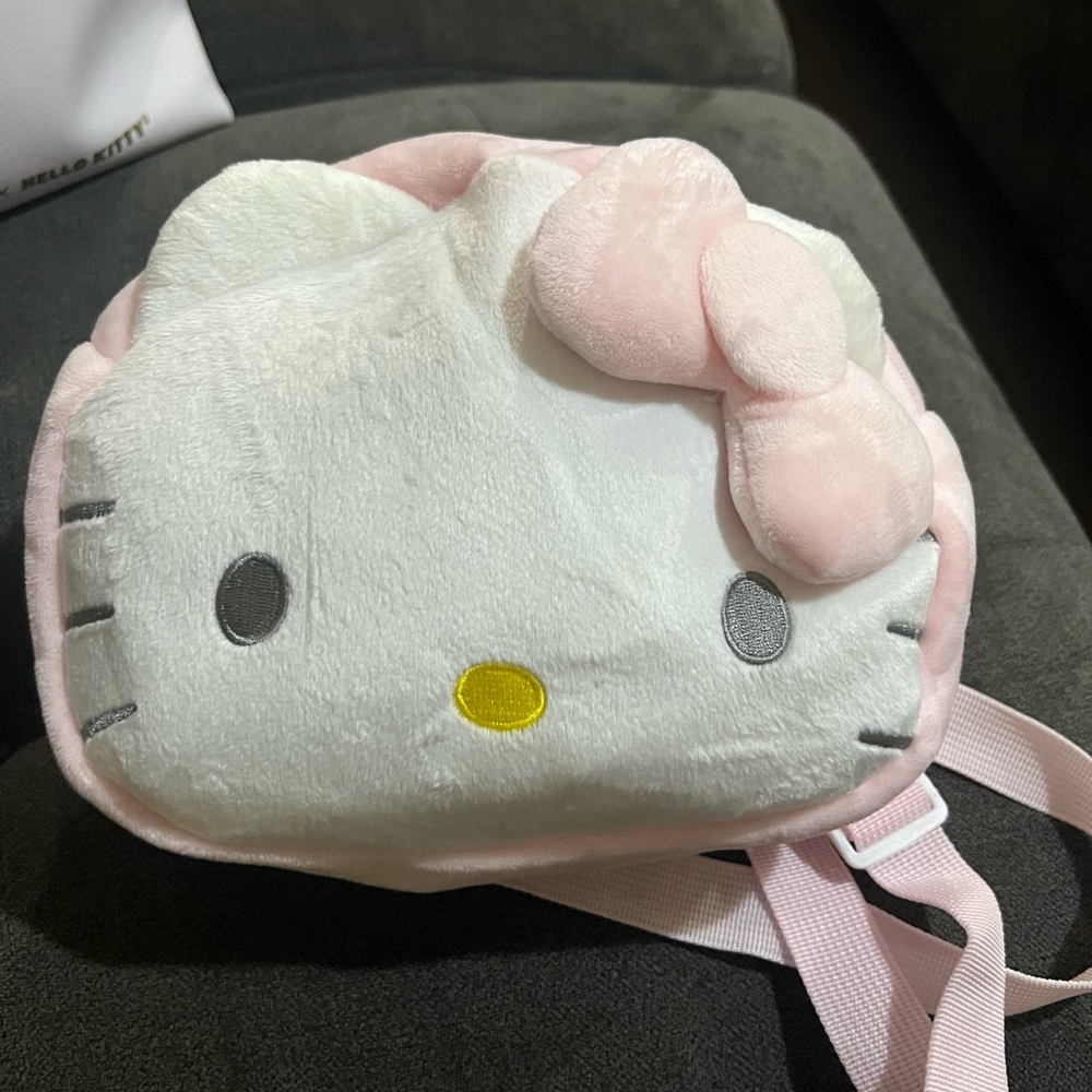 Miniso mini backpack - Picture 2 of 5